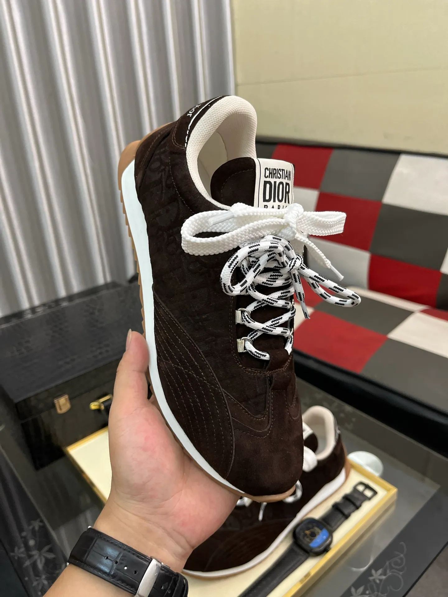 Men's shoes 💰500⌚️⌚️Dior original quality.~ Unique modern style sneakers. 🏃A must-have casual shoe for trendy men😍😍 Original brand imported from Italy, imported original leather, sheep lining (refuses to discolor and grind feet) Sole: Original sole provided by the original factory, French lazy style design ⚠️Fit to the feet, original quality, super comfortable original sole. Just like shooting the real thing 🎬The real thing is better Code number: 38-446️⃣Colors available